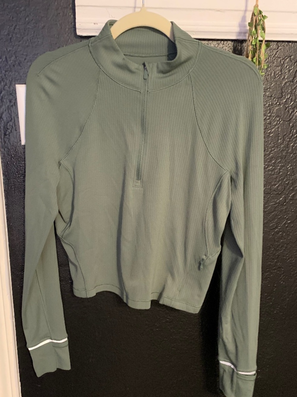 LULULEMON WOMENS ITS RULU RIBBED CROPPED HALF ZIp green sz 10